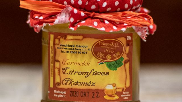 Vendlóczki Méz - Termelői citromfüves akácméz 250 g
Értéke: 1.200 Ft
